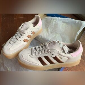 Adidas Unisex Sambae Limited Edition Color Putty/Mauve - Size 8, runs large